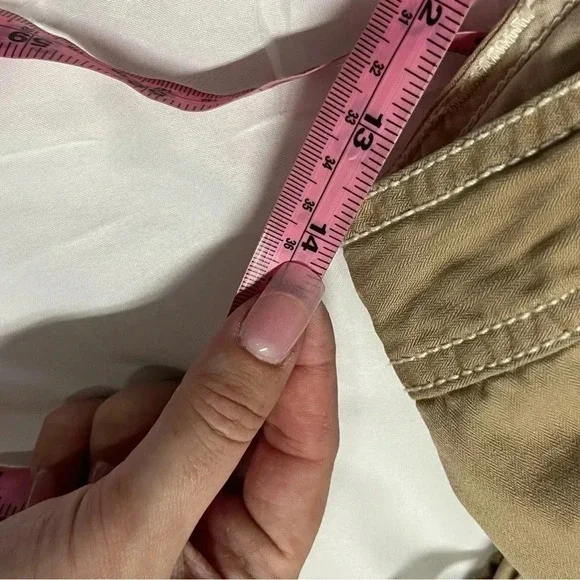 Eddie Bauer Tan Khaki Cargo Capris - Picture 5 of 5